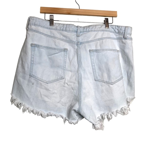 Wild Fable Distressed Jean Shorts Raw Hem Pockets Size 18 - Picture 2 of 8